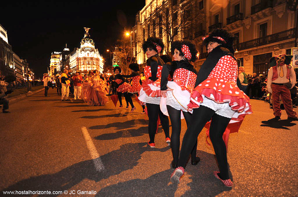 Carnaval de Madrid en Gran Via. Madrid Carnival 0081 Hostal Madrid